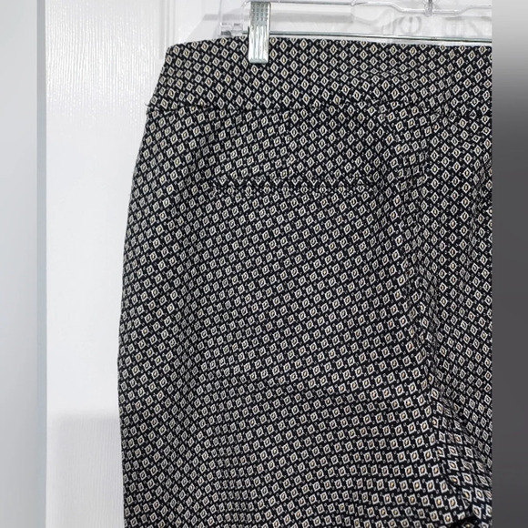 Lord & Taylor Woman Black, White & Metallic Gold Kelly Pull On Pants Size 18 W - Picture 8 of 14